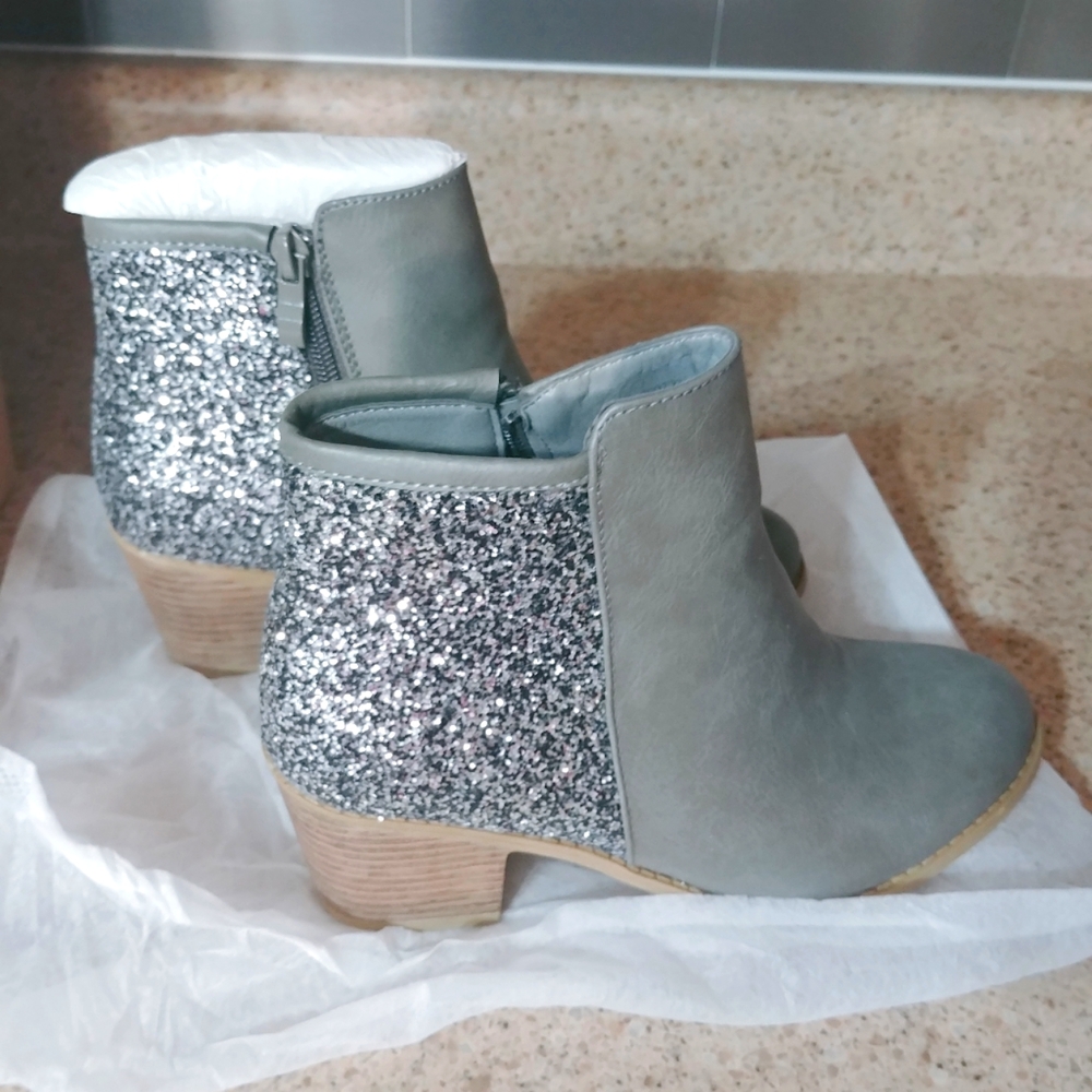 Journee fashion boots